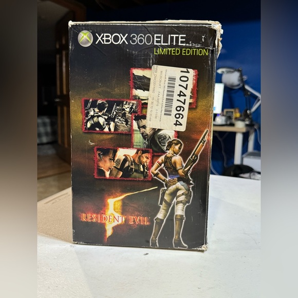 Xbox 360 Elite Resident Evil 5 Limited Edition Red/White Console Bundle/ CIB - Picture 9 of 11